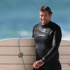 Exclusif - Simon Baker sur une plage de Sydney en Australie, le 13 août 2020 