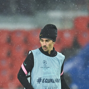 Echauffement des joueurs du Barca Antoine Griezmann (Barcelone) - Match de football en 1/8ème finale de ligue des champions (champions league) Paris Saint Germain (PSG) contre Barcelone (1-1) au parc des Princes à Paris le 10 mars 2021. © JB Autissier / Panoramic / Bestimage 