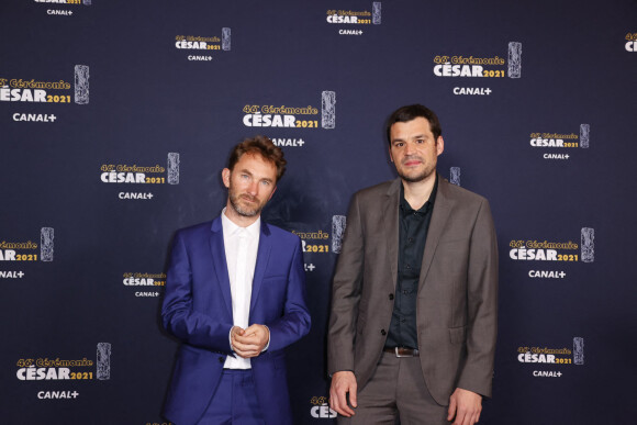 Mathias Thery et Etienne Chaillou lors du photocall lors de la 46ème cérémonie des César à l'Olympia à Paris, France, le 12 mars 2021.© Thomas Samson / Pool / Bestimage