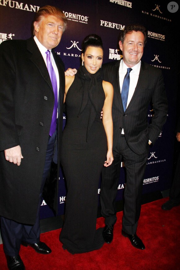 Donald Trump et Piers Morgan autour de Kim Kardashian - Soirée The Apprentice à New York en 2010
