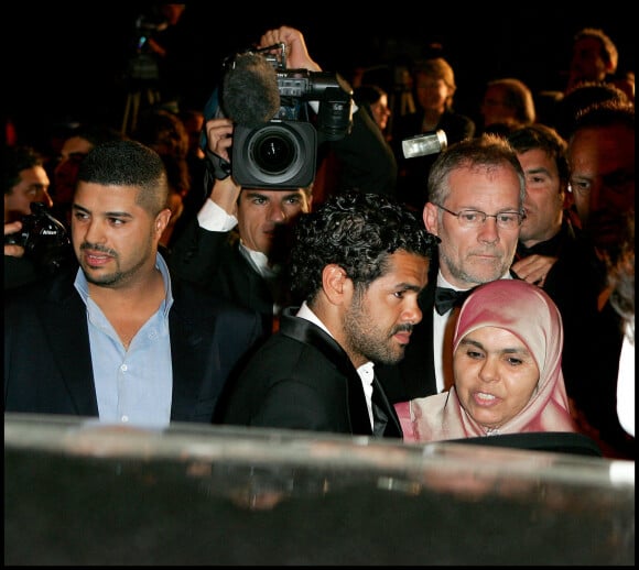 Jamel Debbouze, sa mère et son frère Mohamed au Festival de Cannes en 2006.