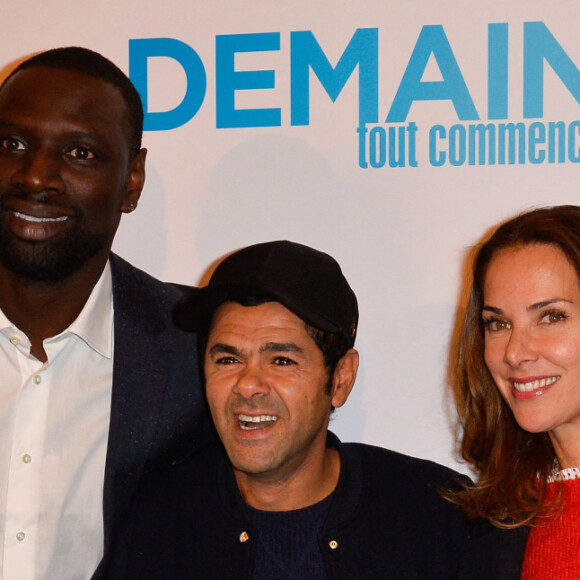 Omar Sy, Jamel Debbouze et sa femme Mélissa Theuriau, Nawel Debbouze (soeur de Jamel Debbouze) - Avant première du film "Demain tout commence" au Grand Rex à Paris le 28 novembre 2016. © Coadic Guirec/Bestimage