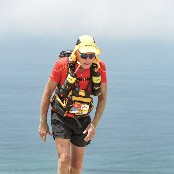 Patrick Poivre d'Arvor (PPDA) lors de l'étape n°1 de la 1ère édition du Half Marathon des Sables Peru, 120 kilomètres en autosuffisance, dans le désert d'Ica au Pérou. Le 2 décembre 2018 © E.Guimier / HalfMDS / Bestimage