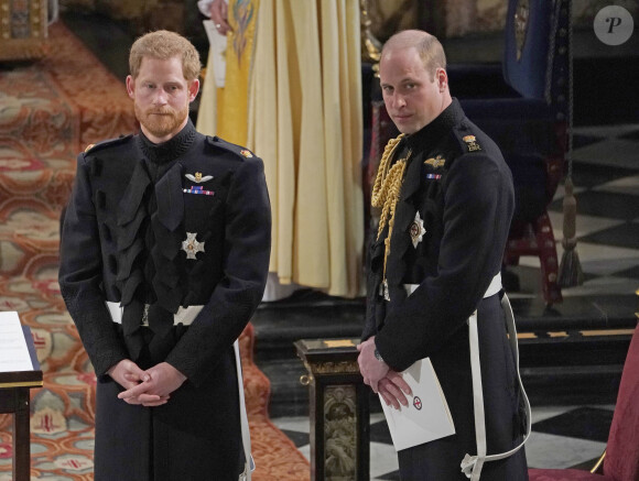 Le prince William, duc de Cambridge et le prince Harry à la cérémonie de mariage du prince Harry et de Meghan Markle en la chapelle Saint-George au château de Windsor.