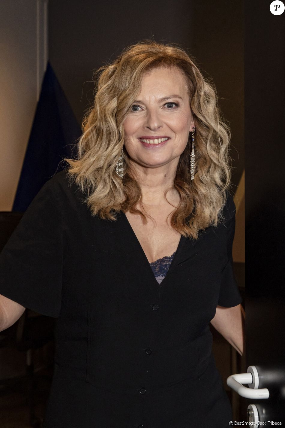 Exclusif - Valérie Trierweiler - Backstage de l'enregistrement de l'émission "Les Grosses Têtes", présentée par Laurent Ruquier et diffuséele 19 décembre sur France 2. Le 8 décembre 2020 © Jack Tribeca / Bestimage