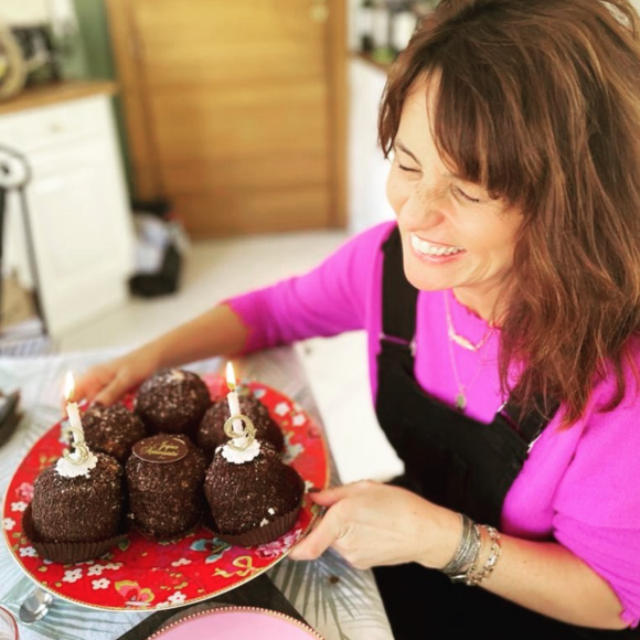 Faustine Bollaert a eu 39 ans et les a fêtés à son domicile, en famille !