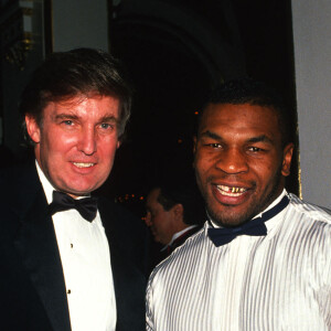 Archives - Donald Trump et Mike Tyson lors du Annual March of Dimes Gourmet Gala au Plaza Hotel à New York, le 21 novembre 1989. © Sonia Moskowitz/Globe Photos via ZUMA Wire/Bestimage