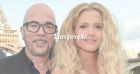 Pascal Obispo : Photo avec sa belle Julie, un tendre baiser pour leurs 8 ans d'amour