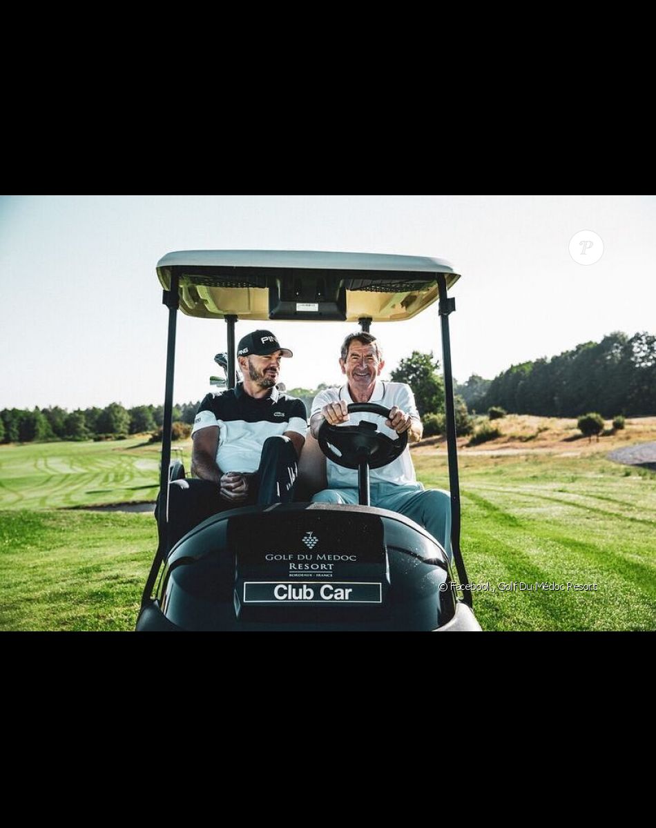 Dominique Larretche (à droite) donnait des cours de golf au Golf du Médoc Resort, au Pian-Medoc, près de Bordeaux. Août 2018.