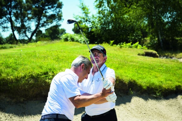 Dominique Larretche (à droite) donnait des cours de golf au Golf du Médoc Resort, au Pian-Medoc, près de Bordeaux.