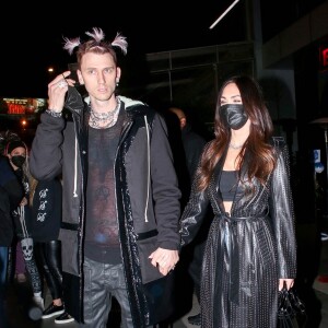 Megan Fox et son compagnon Machine Gun Kelly à leur arrivée au restaurant BOA Steakhouse à West Hollywood. Le 5 mars 2021