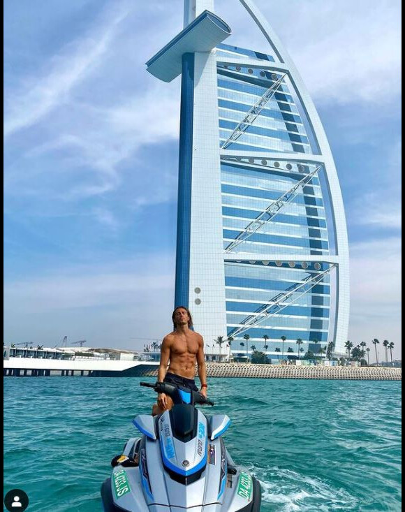 Dylan de "La Villa" torse nu à Dubaï, le 10 février 2021