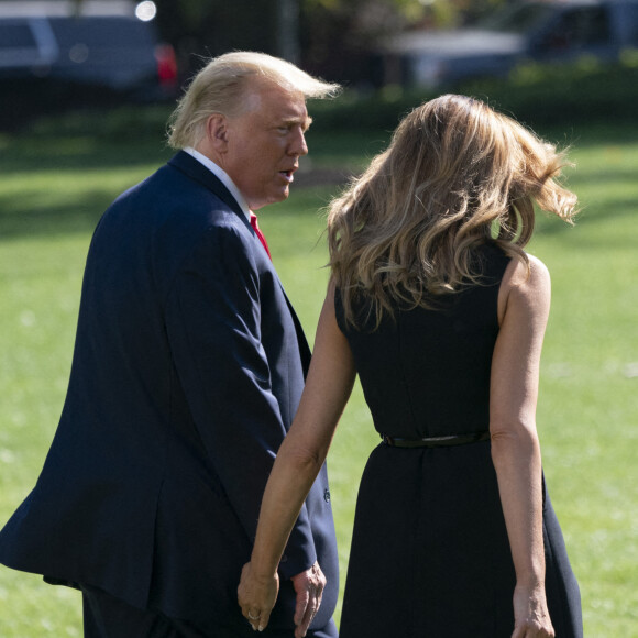 Le président Donald Trump et sa femme Melania quittent la Maison Blanche pour aller à Nashville le 22 octobre 2020.