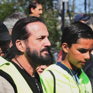 Francis Lalanne prend part à la manifestation des Gilets Jaunes acte 20 à Bordeaux, le 30 mars 2019. © Patrick Bernard / Bestimage 