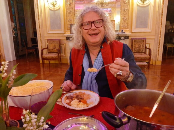 Pierre-Jean Chalençon, confiné au Palais Vivienne, s'est fait un couscous pour le dîner. © Philippe Baldini / Bestimage