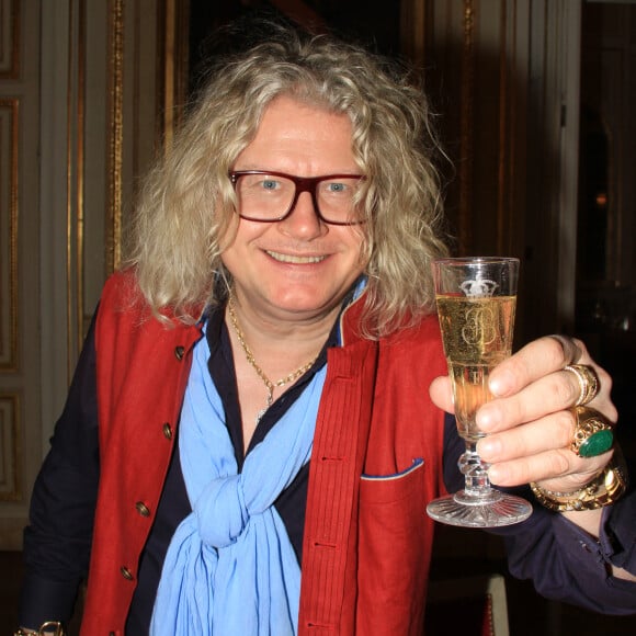 Pierre-Jean Chalençon fait sa cuisine au palais Vivienne pendant l'épidémie de coronavirus (COVID19) le 18 avril 2020. © Philippe Baldini / Bestimage