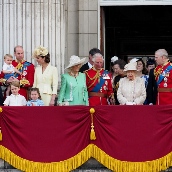 La famille royale au balcon du palais de Buckingham lors de la parade Trooping the Colour, célébrant le 93ème anniversaire de la reine Elisabeth II, Londres.