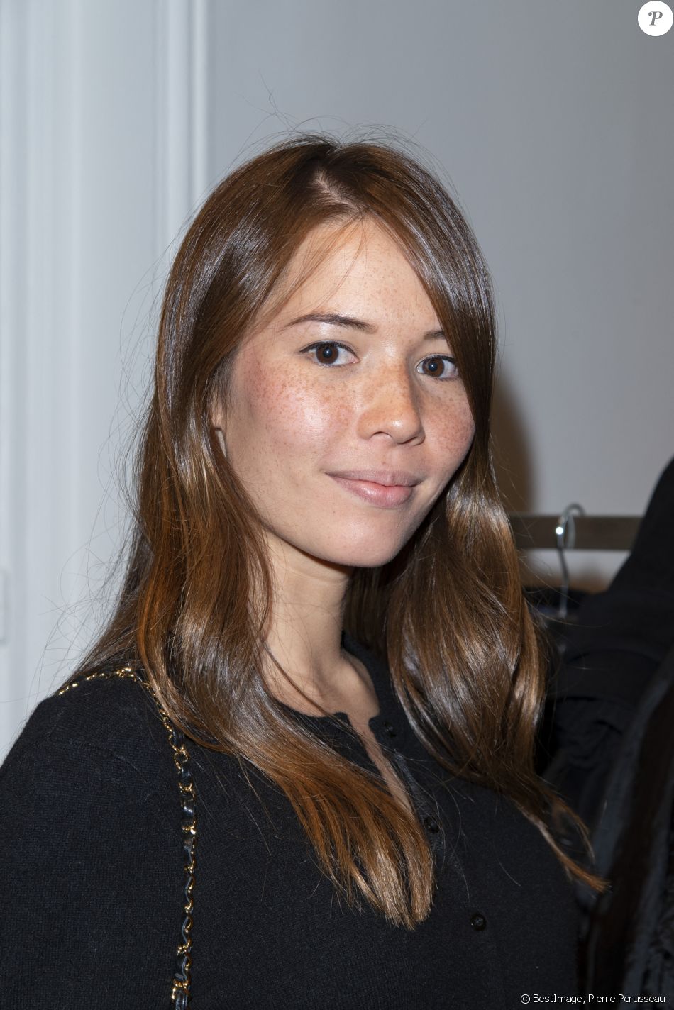 Exclusif - Emilie Broussouloux et Charlotte Lemay lors de la Soirée La Canadienne X Nobis pour le lancement de la nouvelle collection Nobis dans leur nouvelle boutique au 39 rue du Four à Paris , le 13 novembre 2019. © Pierre Perusseau / Bestimage