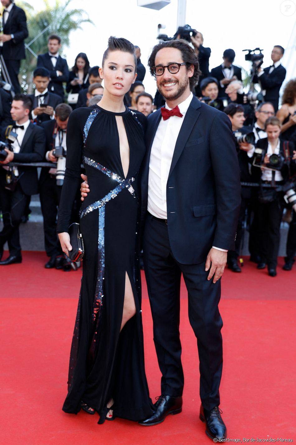 Thomas Hollande et sa compagne Emilie Broussouloux - Montée des marches de la cérémonie de clôture du 70ème Festival International du Film de Cannes. Le 28 mai 2017. © Borde-Jacovides-Moreau / Bestimage