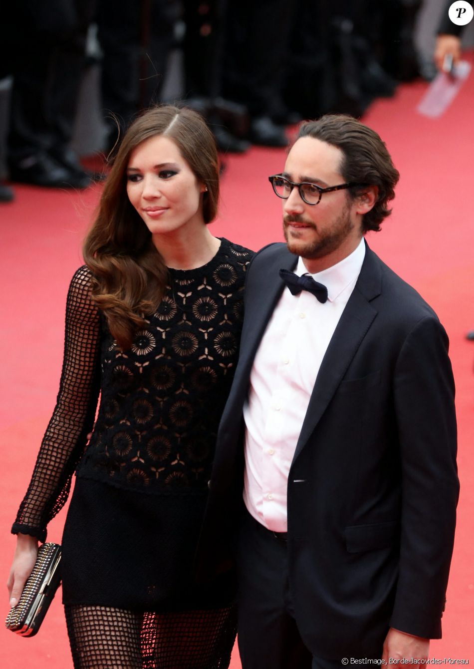 Thomas Hollande et sa compagne Emilie Broussouloux - Montée des marches du film "L'Amant Double" lors du 70ème Festival International du Film de Cannes. Le 26 mai 2017. © Borde-Jacovides-Moreau / Bestimage