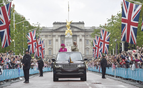 La reine Elizabeth II d'Angleterre et le prince Philip arrivent au "Patron's Lunch" à Londres, à l'occasion du 90e anniversaire de la reine. Le 12 juin 2016.