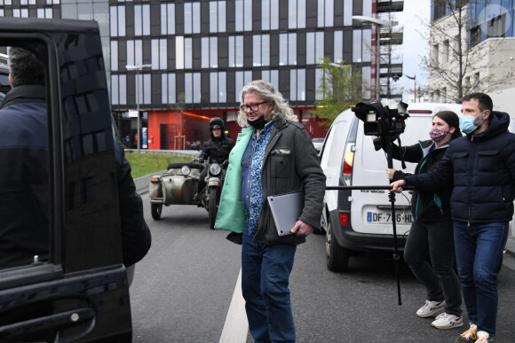 Pierre-Jean Chalençon sort de sa garde à vue avec son avocat, au 36, rue du Bastion à la police judiciaire à Paris, France.