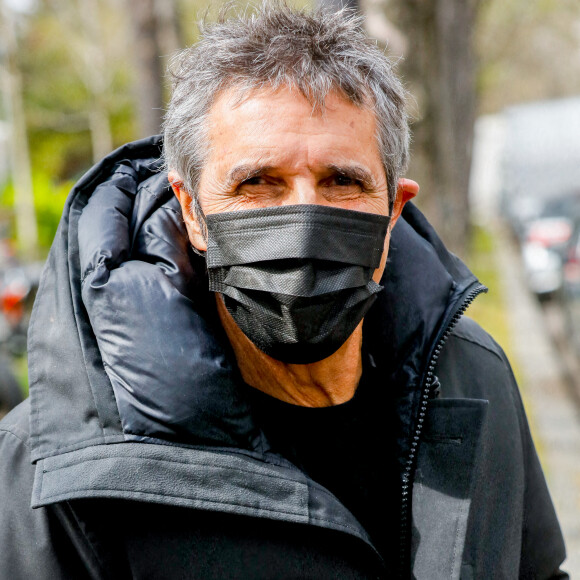 Julien Clerc à la sortie de l'enregistrement de l'émission "Vivement Dimanche Prochain" au studio Gabriel à Paris, France, le 26 mars 2021, présentée par Michel Drucker et diffusée le 11 avril 2021. © Christophe Clovis/Bestimage