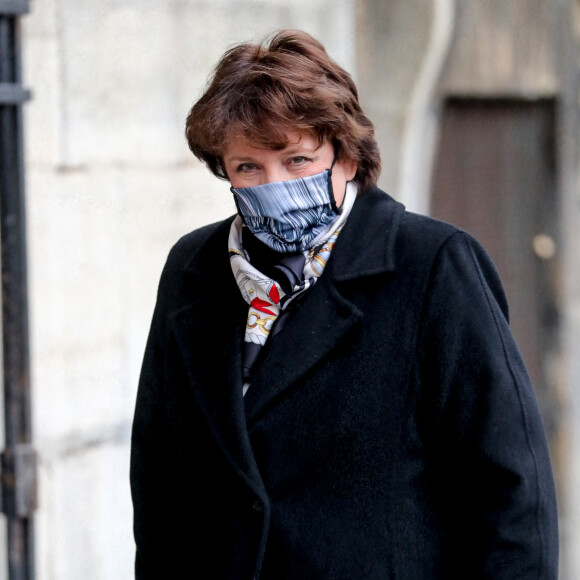 La ministre de la Culture Roselyne Bachelot - Messe en hommage à Robert Hossein en l'église Saint-Sulpice à Paris. Le 9 février 2021