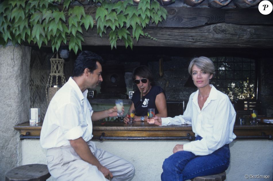 Michel Denisot chez Jacques Dutronc et Françoise Hardy, en Corse en juillet 1988.