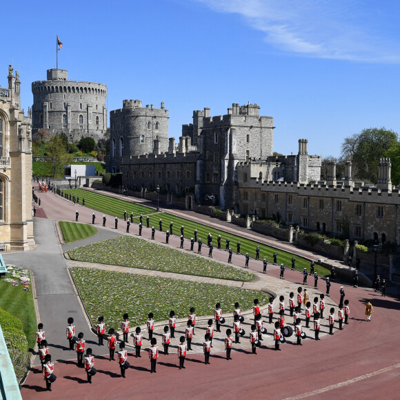 Atmosphère avant les funérailles du prince Philip, duc d'Edimbourg à la chapelle Saint-Georges du château de Windsor, le 17 avril 2021.
