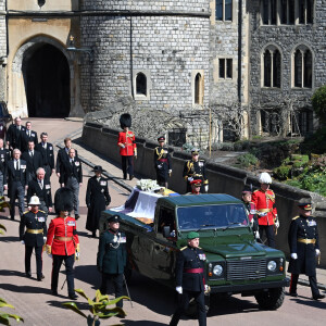 Le prince Charles, prince de Galles, le prince Andrew, duc d'York, le prince William, duc de Cambridge, David Armstrong-Jones, comte de Snowdon, Peter Phillips, la princesse Anne, le prince Edward, comte de Wessex, le prince Harry, duc de Sussex, Sir Timothy Laurence - Arrivées aux funérailles du prince Philip, duc d'Edimbourg à la chapelle Saint-Georges du château de Windsor, , Royaume Uni, le 17 avril 2021. 