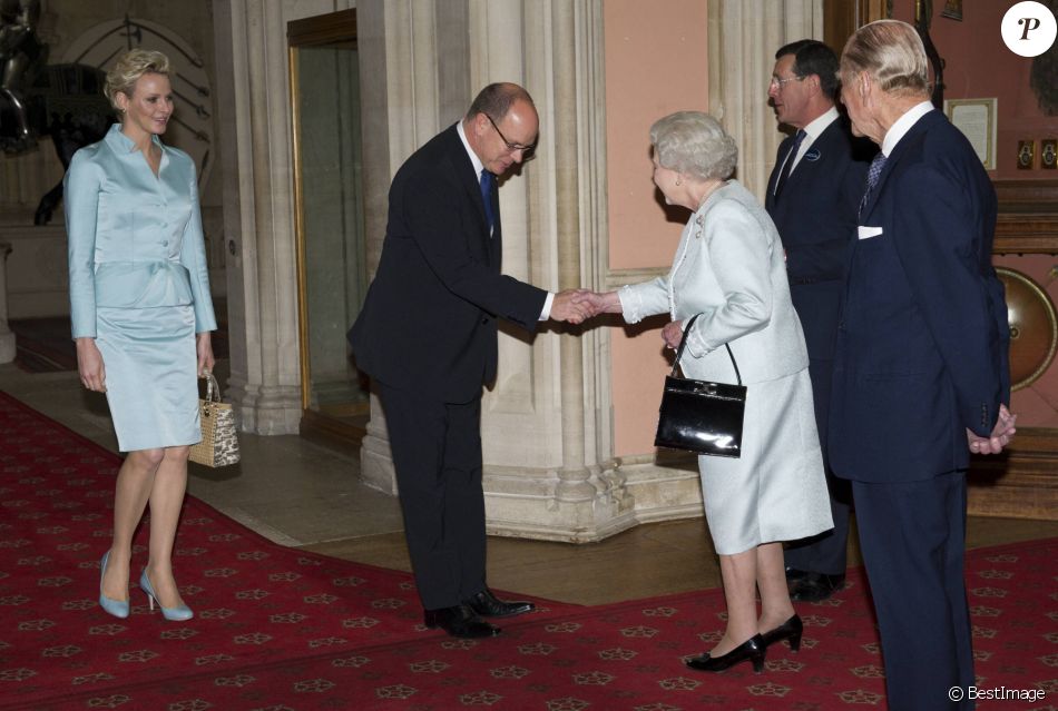 Charlene et Albert de Monaco, la reine Elizabeth et le prince Philip - Réception donnée au château de Windsor avant le déjeuner des têtes couronnées dans le cadre du jubilé de la reine le 18 mai 2012.