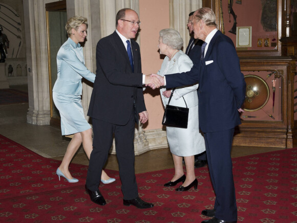 Charlene et Albert de Monaco, la reine Elizabeth et le prince Philip - Réception donnée au château de Windsor avant le déjeuner des têtes couronnées dans le cadre du jubilé de la reine le 18 mai 2012.