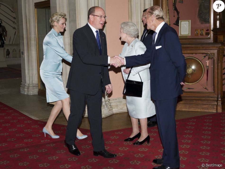 Charlene et Albert de Monaco, la reine Elizabeth et le prince Philip - Réception donnée au château de Windsor avant le déjeuner des têtes couronnées dans le cadre du jubilé de la reine le 18 mai 2012.