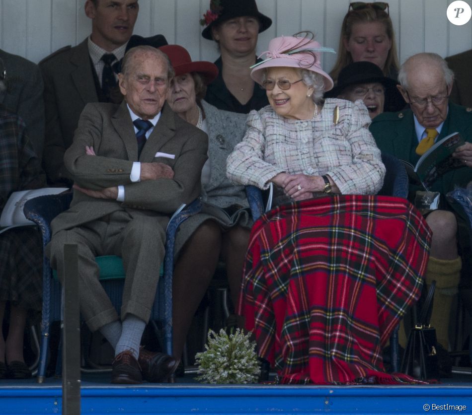 La reine Elisabeth II d'Angleterre, le prince Philip, duc d'Edimbourg - La famille royale d'Angleterre assiste aux jeux de Braemar en Ecosse le 2 septembre 2017.