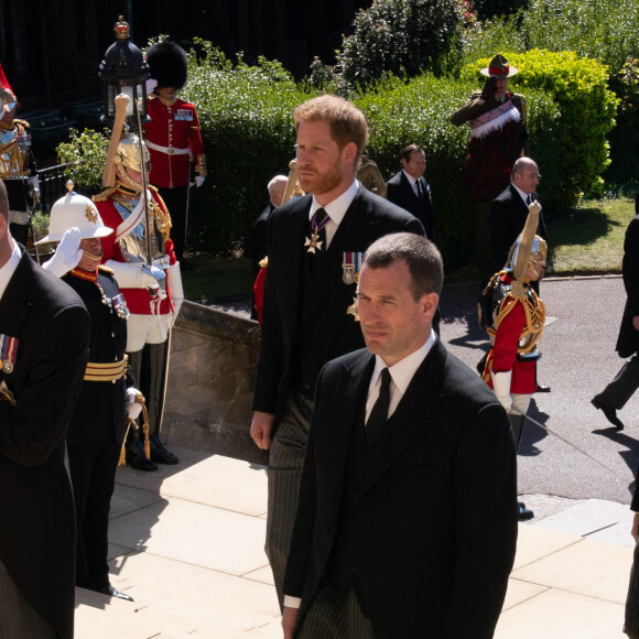 Le prince William, duc de Cambridge, Peter Phillips, Le prince Harry, duc de Sussex, - Arrivées aux funérailles du prince Philip, duc d'Edimbourg à la chapelle Saint-Georges du château de Windsor, le 17 avril 2021. 