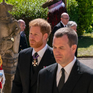 Le prince William, duc de Cambridge, Peter Phillips, Le prince Harry, duc de Sussex, - Arrivées aux funérailles du prince Philip, duc d'Edimbourg à la chapelle Saint-Georges du château de Windsor, le 17 avril 2021. 