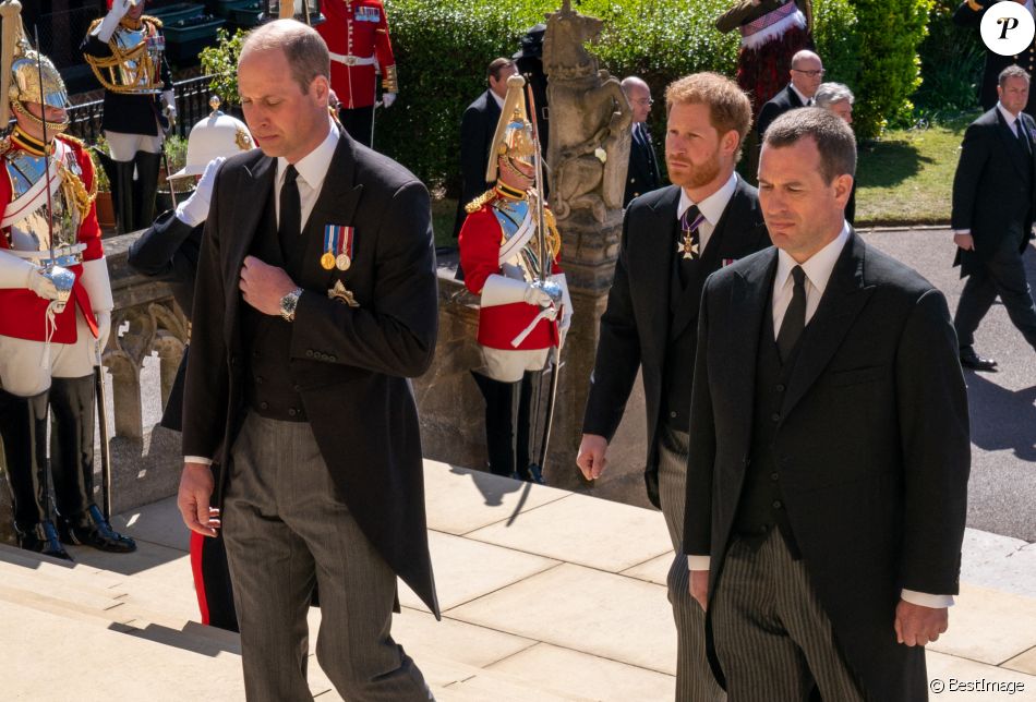 Le prince William, duc de Cambridge, Peter Phillips, Le prince Harry, duc de Sussex, - Arrivées aux funérailles du prince Philip, duc d'Edimbourg à la chapelle Saint-Georges du château de Windsor, le 17 avril 2021.