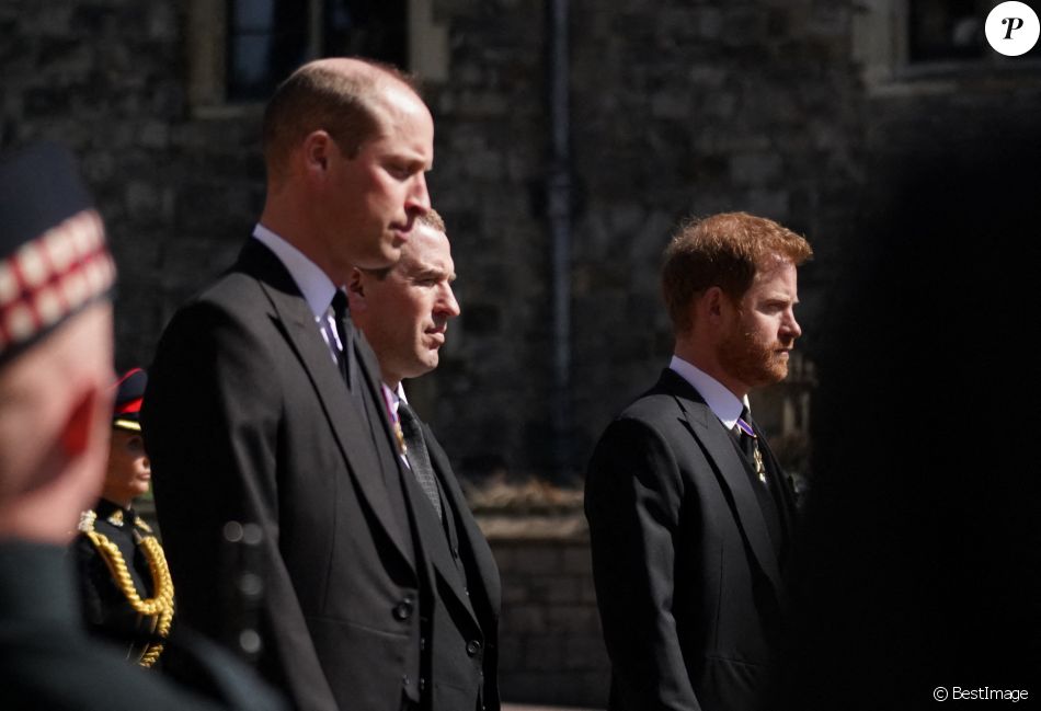 Le prince Harry, duc de Sussex, le prince William, duc de Cambridge et Peter Phillips - Arrivées aux funérailles du prince Philip, duc d'Edimbourg à la chapelle Saint-Georges du château de Windsor, le 17 avril 2021.