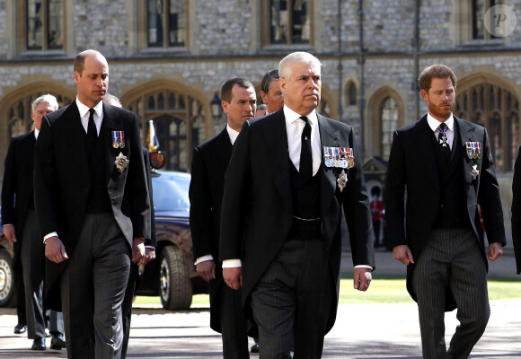 Le prince William, duc de Cambridge, le prince Andrew, duc d'York, Peter Phillips, le prince Harry, duc de Sussex - Arrivées aux funérailles du prince Philip, duc d'Edimbourg à la chapelle Saint-Georges du château de Windsor, le 17 avril 2021. 