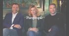 Bernard Montiel entouré d'Alice Dufour et Guillaume de Tonquédec pour une belle soirée théâtre