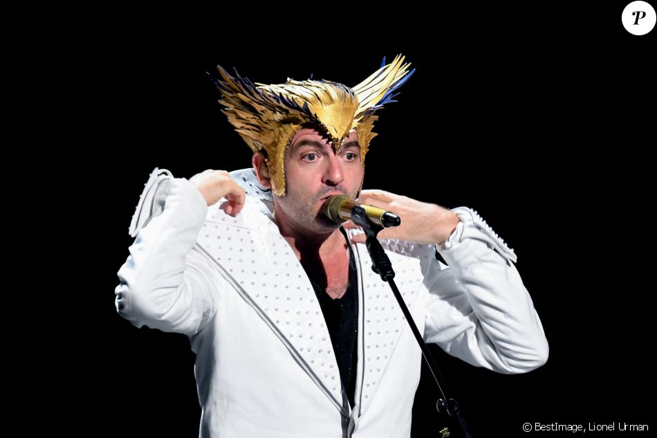 Matthieu Chedid en concert au palais Nikaia lors de sa tournée "Grand Petit Concert" à Nice le 24 novembre 2019. © Lionel Urman/Bestimage