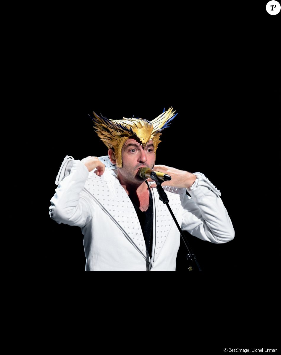Matthieu Chedid en concert au palais Nikaia lors de sa tournée "Grand Petit Concert" à Nice le 24 novembre 2019. © Lionel Urman/Bestimage