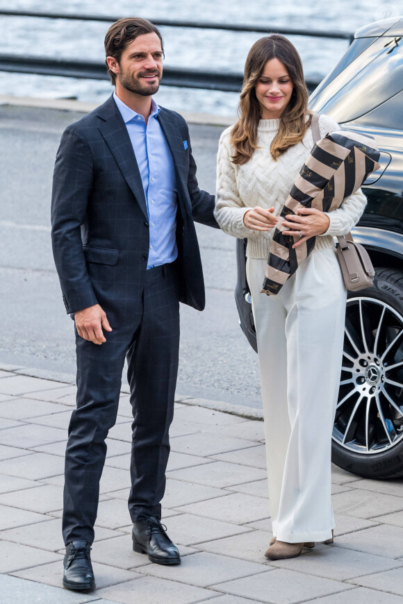 La princesse Sofia et le prince Carl Philip de Suède lors du vernissage de l'exposition du photographe Mattias A. Klum à Stockholm. Le 15 octobre 2020