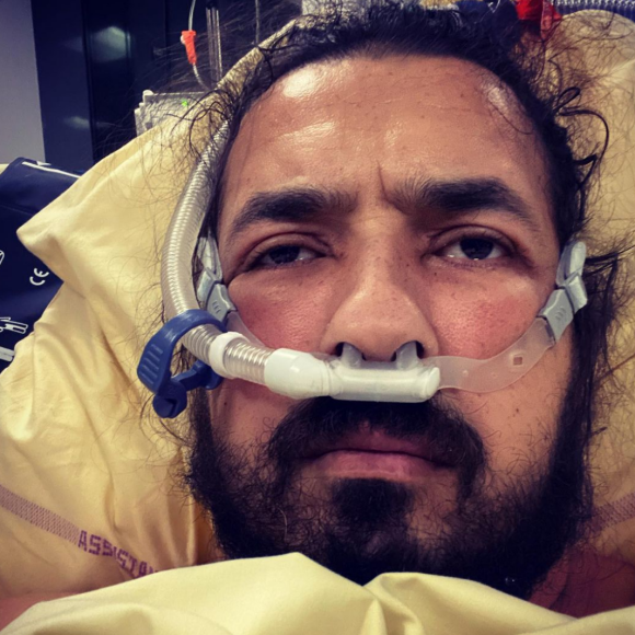Moundir dévoile une nouvelle photo choc de lui à l'hôpital - Instagram
