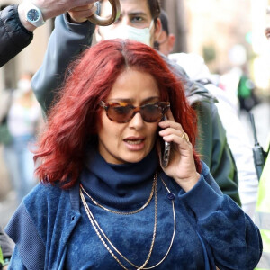 Exclusif - Salma Hayek, transformée pour incarner le personnage de Pina Auriemma, sur le tournage du film "House of Gucci" de Ridley Scott. Rome, le 23 avril 2021.