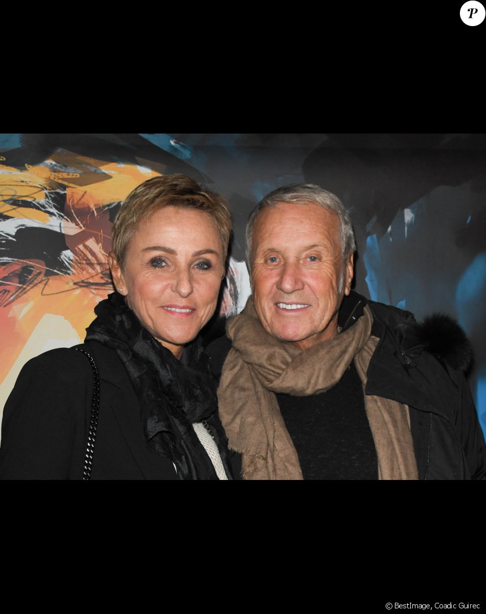 Exclusif - Yves Rénier avec sa femme Karin - Générale de la pièce "Groenland" avec Géraldine Danon au théâtre "La Scala" à Paris le 8 novembre 2019. © Coadic Guirec/Bestimage