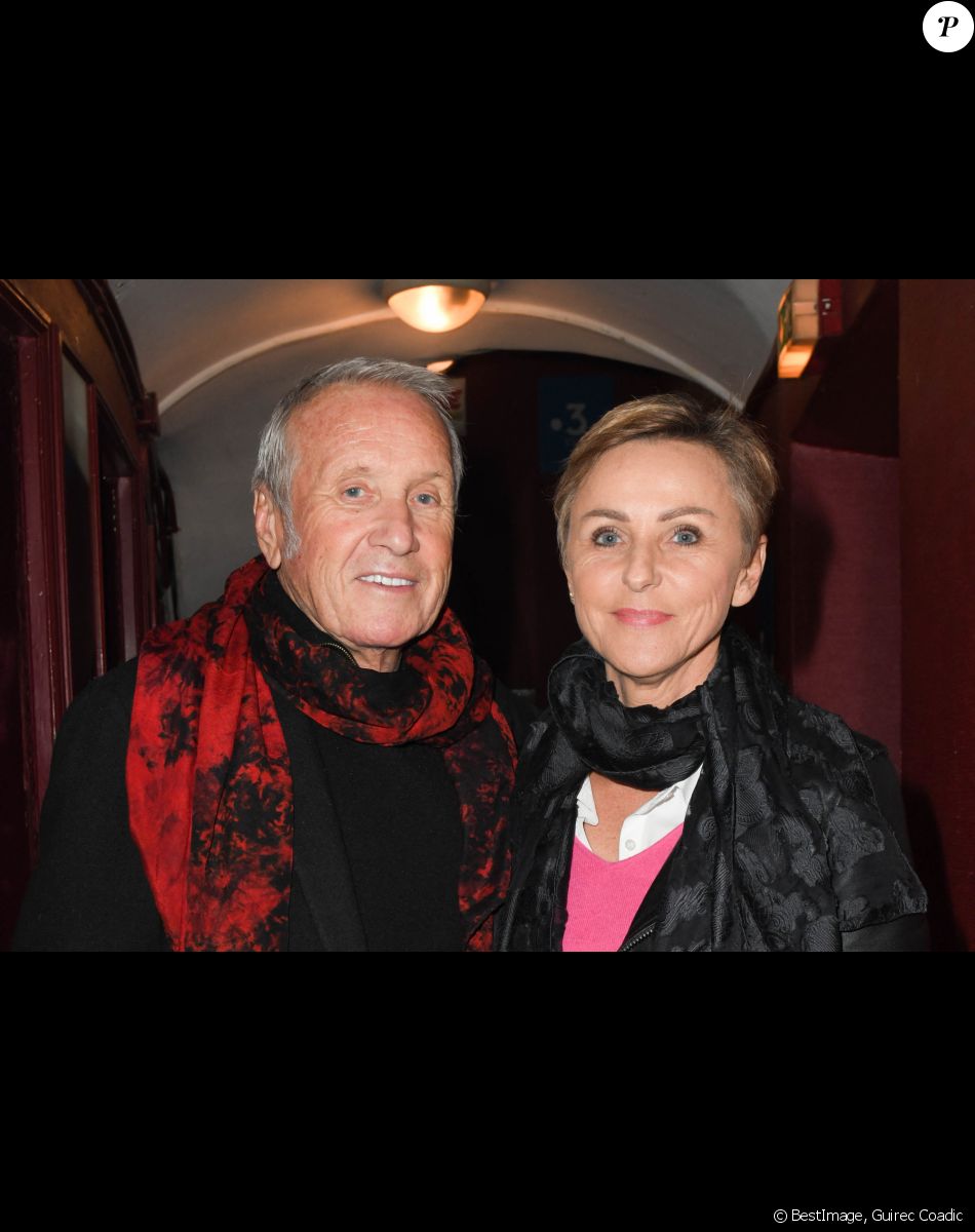Exclusif - Yves Rénier et sa femme Karin lors de la représentation exceptionnelle du spectacle de Vincent Moscato "Complètement Jojo" au théâtre du Gymnase. Paris, le 10 avril 2019. © Guirec Coadic/Bestimage