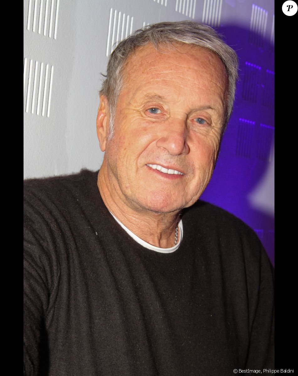 Exclusif - Yves Rénier à l'émission "Le show de Luxe" sur la radio Voltage le 2 octobre 2018. © Philippe Baldini / Bestimage