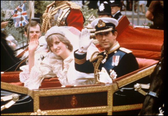 Lady Diana et le prince Charles lors de leur mariage à Londres.